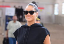 Вот это сумочка! Новый выход Рианны с очень необычным аксессуаром