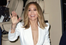 Джей Ло с оооочень глубоким декольте! Собрали звезд, которым тоже нечего стесняться