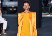 Желтый шелк — мастхэв следующей весны! Весь показ David Koma здесь