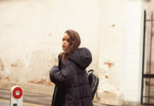 Кожаный тренч и стеганое пальто: какую верхнюю одежду носить этой осенью