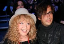 На фоне башни: Галкин провел видеоэкскурсию по своему амфитеатру возле замка