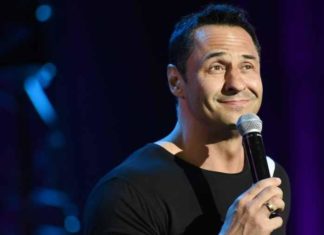 Стас Костюшкин показал кроссовки из фильма «Назад в будущее» за 60 тысяч долларов