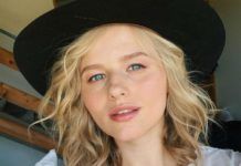 Милый олененок: Саша Бортич облачила двухмесячного сына в комбинезон и вязаную шапку с ушками