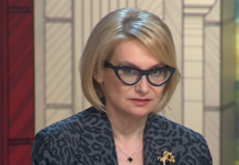 «Производит фурор»: Хромченко показала платье, которое должно быть в гардеробе у каждой