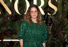 Дрю Бэрримор и Ники Хилтон на мероприятии WWD Honors 2019