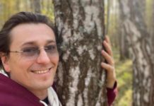 «Очень креативно!»: Безруков показал, как его поздравили с днем рождения сотрудники театра