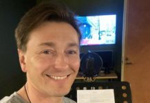 «Агент 008 на прогулке!»: Безруков показал сына от Матисон в черных очках и с собакой на поводке