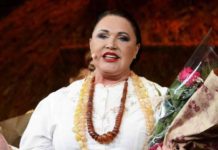 «Празднование Масленицы»: фотограф Пугачевой показал Бабкину в мехах и головном уборе с самоцветами