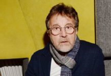 Леонида Ярмольника обвинили в установке шлагбаума около его трехэтажного особняка