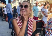 Высоцкая запечатлелась на яхте в льняном платье с кружевом за 128 тысяч рублей