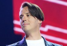 «Твой день рождения – он самый лучший без сомнения»: Галкин спел для Баскова в греческом амфитеатре