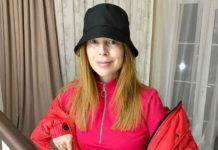 Беременная Подольская, облаченная в шелковый халат с кружевом, показала выросший животик