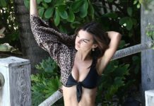 Ее не остановить! Эмили Ратаковски в опасном бикини