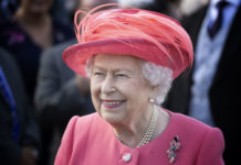 Как Елизавета II чистит свои драгоценности?