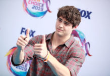 Звезда Netflix сменил прическу