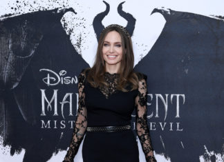 Анджелина Джоли в очень красивом платье на фотоколе в Лондоне