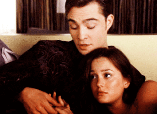 Разборки: фанаты футбольного клуба напали на футболистов после матча!