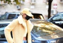 Вещь года: Хейли Бибер в пальто за 700 тысяч рублей, которое обсуждают все