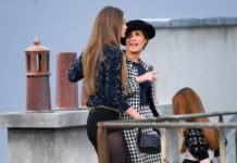 Мы ждали! Девушка, ворвавшаяся на показ Chanel, впервые прокомментировала свой пранк