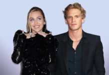 Все-таки вместе! Майли Сайрус целуется с новым бойфрендом и готовит ему завтрак!