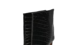 364 тысячи: посчитали, сколько потратила Анна Седокова на обувь