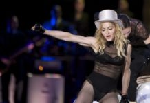 Ничего себе! Фанат Мадонны подал на нее в суд