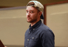 Что?! Джастин Тимберлейк гуляет за руку с девушкой, и это не Джессика Бил