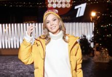 Алла Михеева, Татьяна Навка и Юлия Хлынина на открытии ГУМ-катка