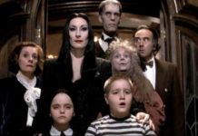 Вспомнить все: как сейчас выглядят герои «Семейки Аддамс»?
