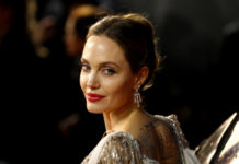 Красотка! Новый выход Анджелины Джоли на Канарских островах