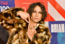 Обожаем! Новый выход Эзры Миллера, который взорвет твой мозг