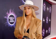 Немного, но были: самые красивые наряды American Music Awards