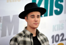 Вот это реклама: Джастин Бибер выбирает косметику Кайли Дженнер