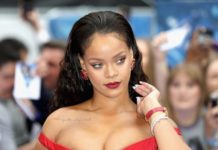 ТОП-25 декольте звёзд — лучшие фото на PEOPLETALK