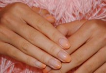 Как любят звезды: французский маникюр, который смотрится необычно