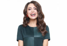 Новое платье – причина отличного настроения женщины