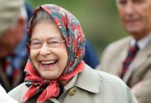 Елизавета II на коне и принц Гарри, показывающий язык: самые смешные фото королевской семьи