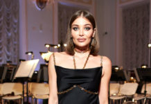 Вот это вырез! Дарья Коновалова на Балу Дебютанток Tatler