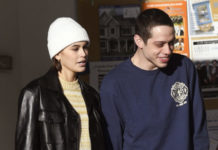 Не скрывают чувств! Кайя Гербер и Пит Дэвидсон целуются на отдыхе