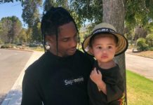 Как у папы: Трэвис Скотт сделал дочери прическу, как у себя