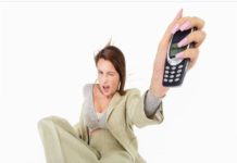 Кнопочный телефон и плеер: Летиция Каста снялась в новом кампейне Jacquemus