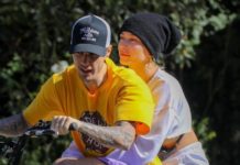 Как живут Биберы: занятия танцами и прогулки на велосипеде