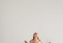 Ирина Шейк снялась в новом лукбуке Oscar de la Renta