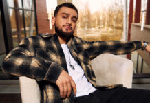 Эксклюзив: певец JONY признался, почему не говорит о девушках, сколько денег ему нужно в месяц и как собрать стадион