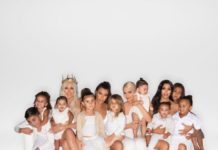 Ким Кардашьян появилась на рождественской открытке без сестер. Рассказываем, почему