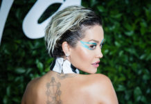 Графичные стрелки, сияющие смоки и яркие губы: самые красивые бьюти-образы The Fashion Awards