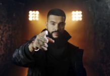 Ого! Тимати станцевал с фанатами… прямо на дороге!