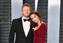 Эмили Ратаковски выложила новое фото с мужем: собрали все их совместные снимки