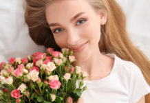 Как правильно дарить букет женщине?
