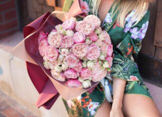 Плюсы доставки букетов из пионовидных роз